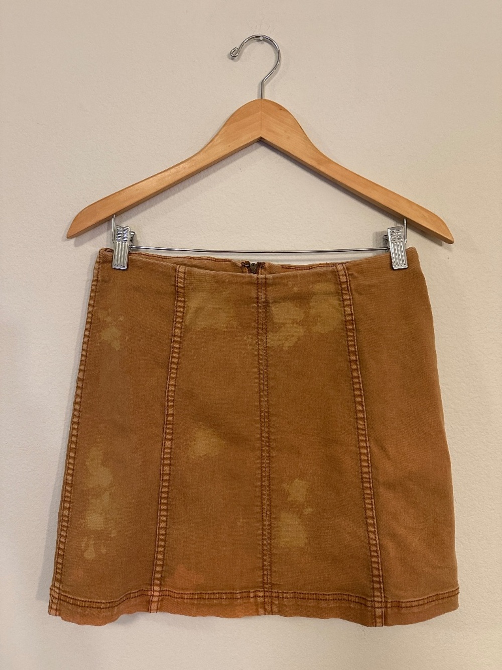 Free People Tan Distressed Seamed Stretch Denim Mini Skirt Size 12 Back Zip